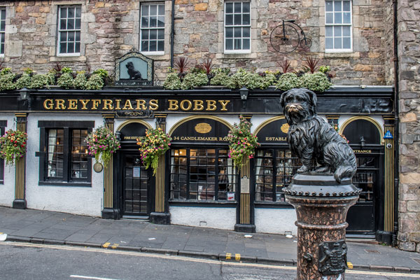 Greyfriars Kirk & Statue